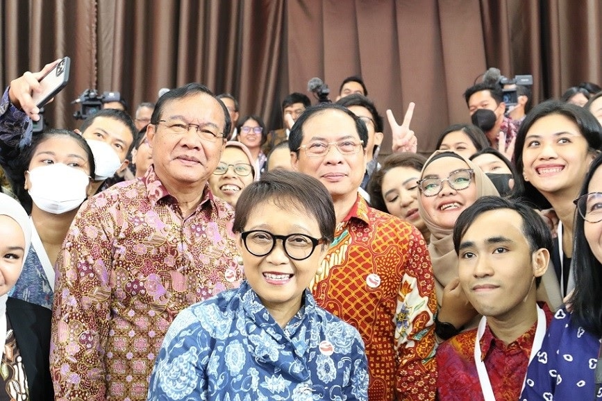 hoi nghi hep bo truong ngoai giao asean indonesia muon to chuc dam phan ve bo quy tac ung xu o bien dong hinh 2