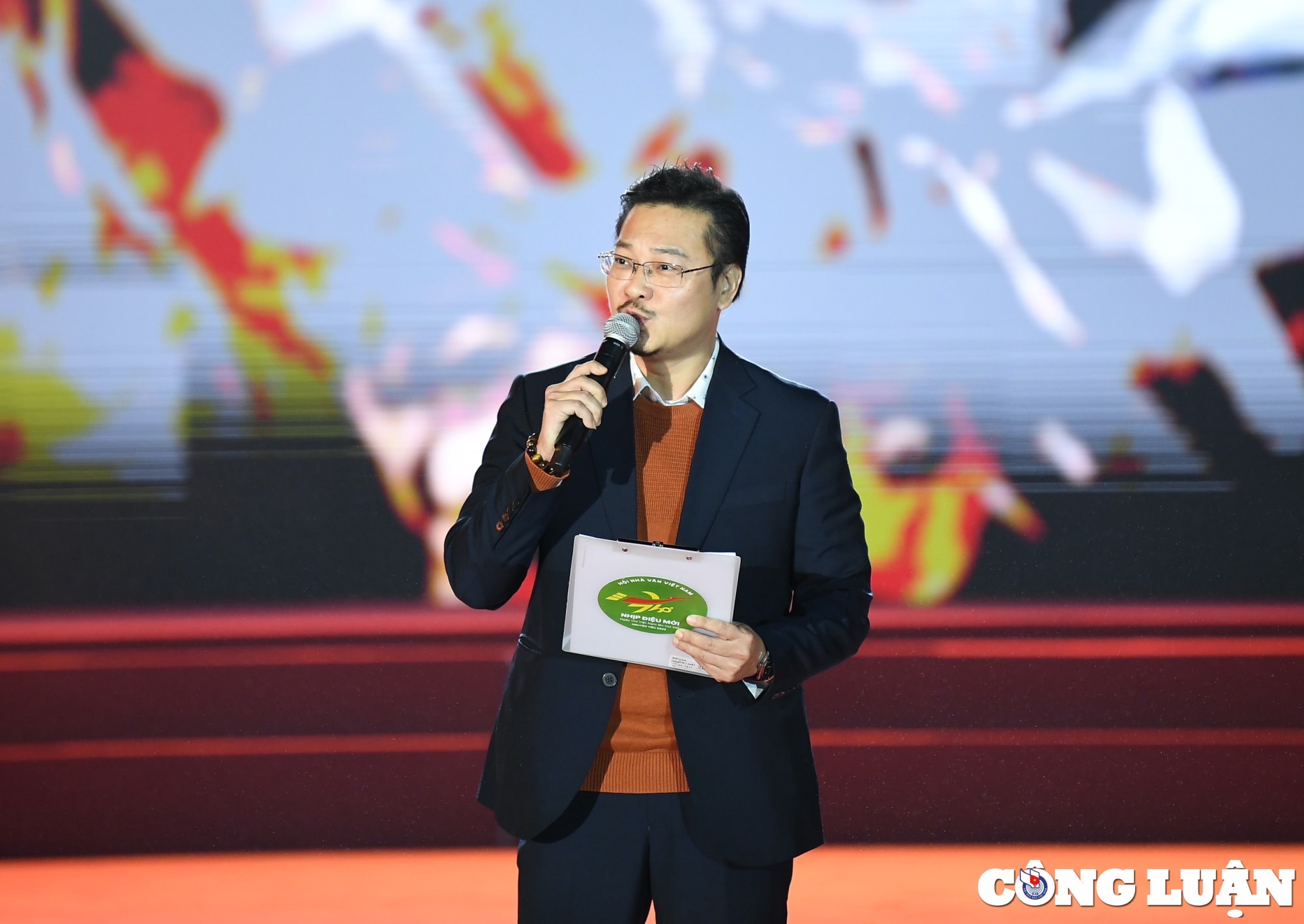 an tuong voi dem khai mac ngay tho viet nam lan thu xxi hinh 6