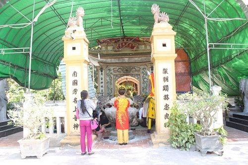 den cui den ong hoang muoi chon linh thieng tim ve hinh 3