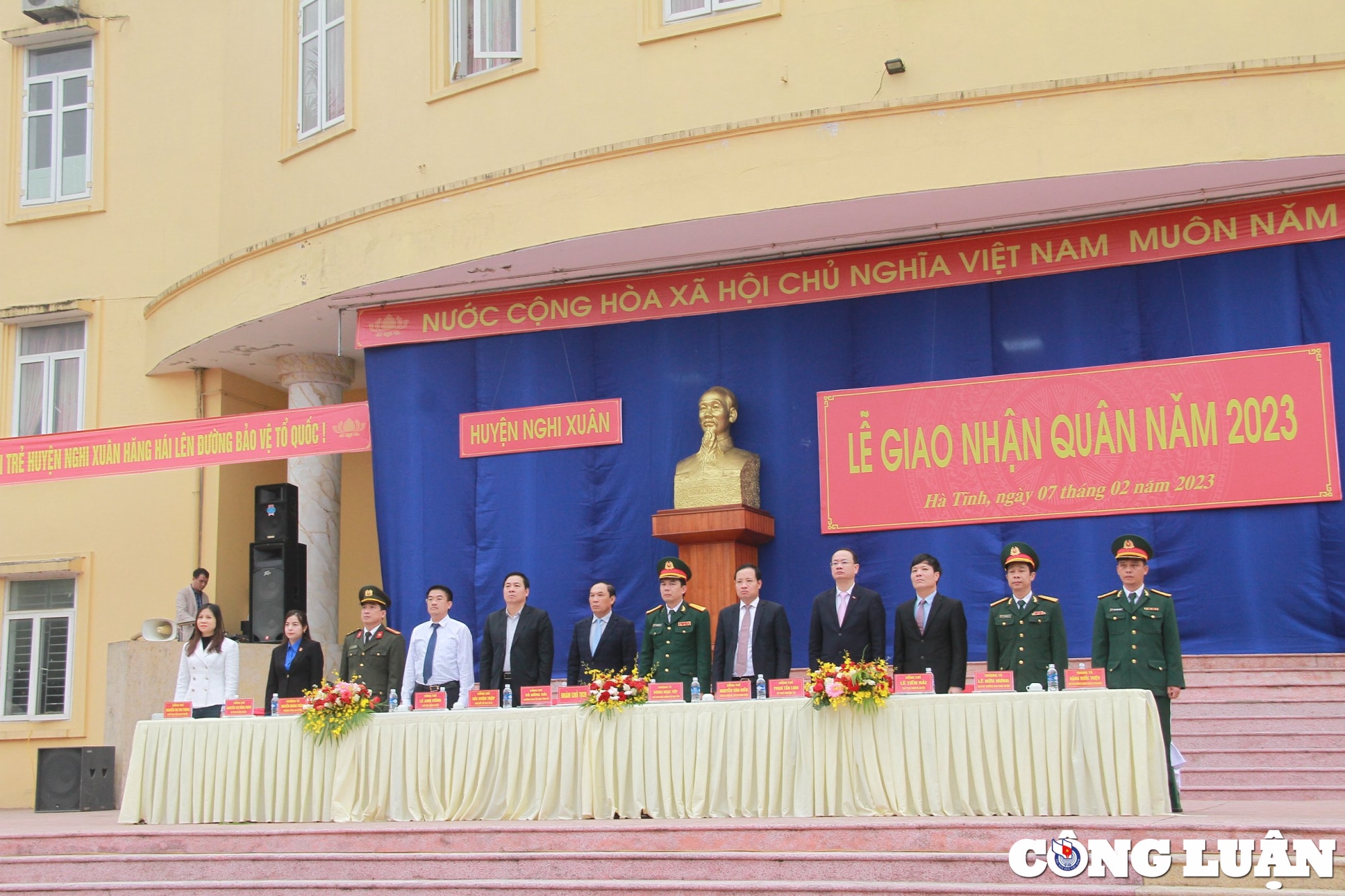 ha tinh tien 1445 thanh nien len duong nhap ngu hinh 1
