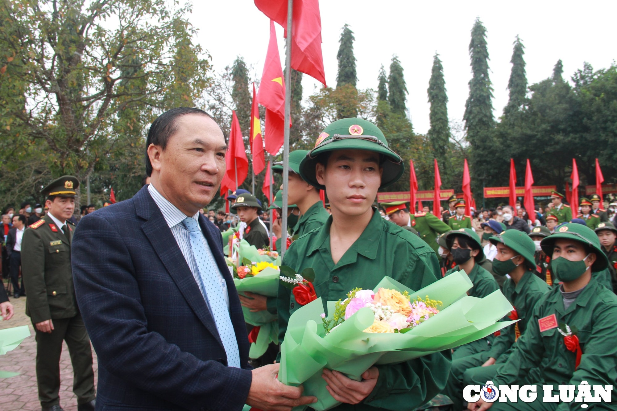 ha tinh tien 1445 thanh nien len duong nhap ngu hinh 6