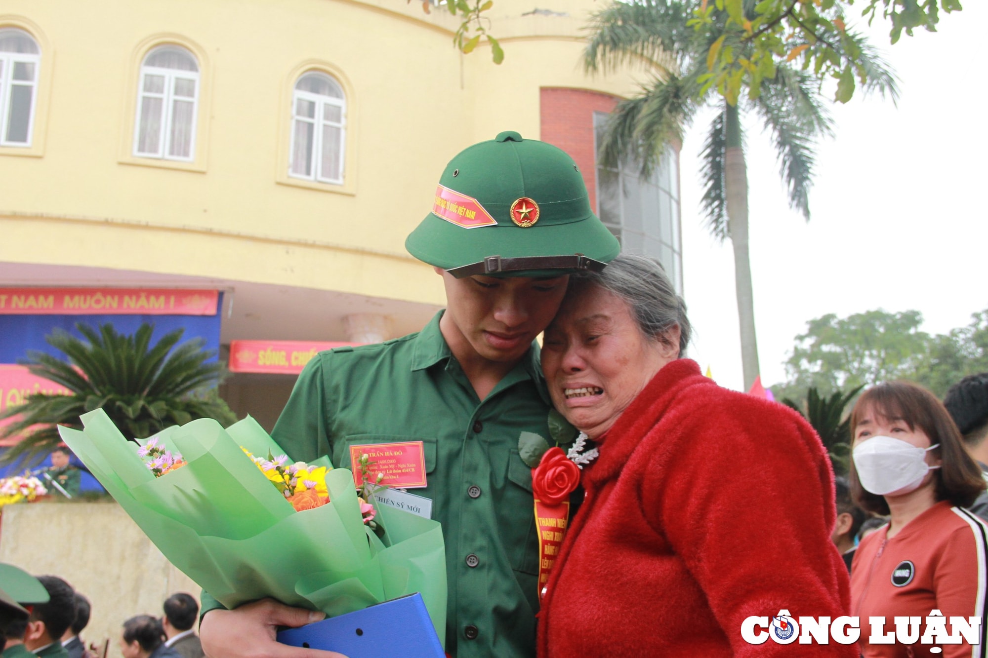 ha tinh tien 1445 thanh nien len duong nhap ngu hinh 8