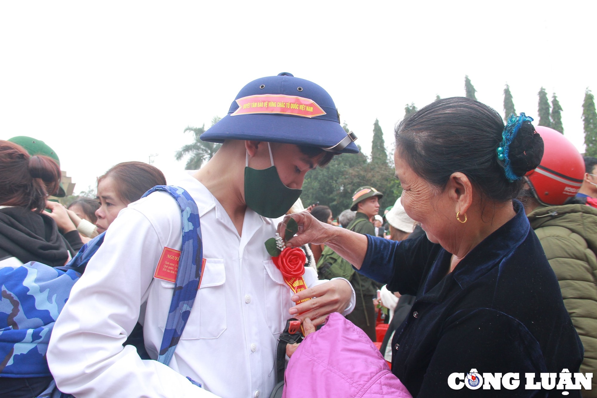 ha tinh tien 1445 thanh nien len duong nhap ngu hinh 9