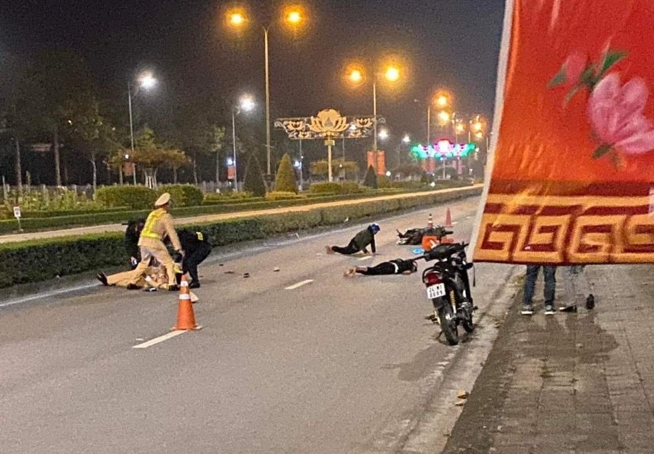 xu ly hinh su cac doi tuong dam xe vao canh sat giao thong hinh 2