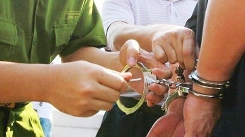 khoi to can bo dia chinh xa o nghe an tay xoa ho so chuyen nhuong dat trai phep hinh 1