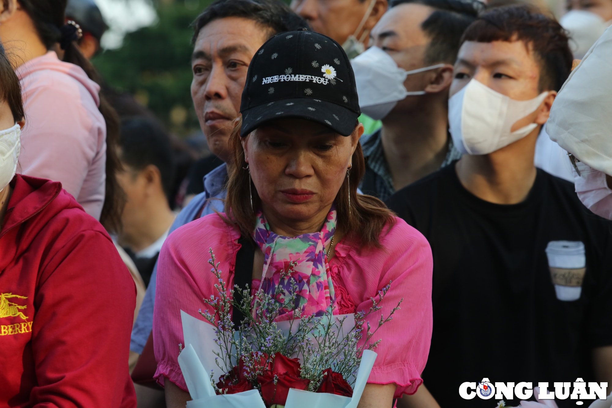 tp hcm nguoi than xuc dong truoc giay phut chia tay hon 4700 tan binh len duong nhap ngu hinh 18