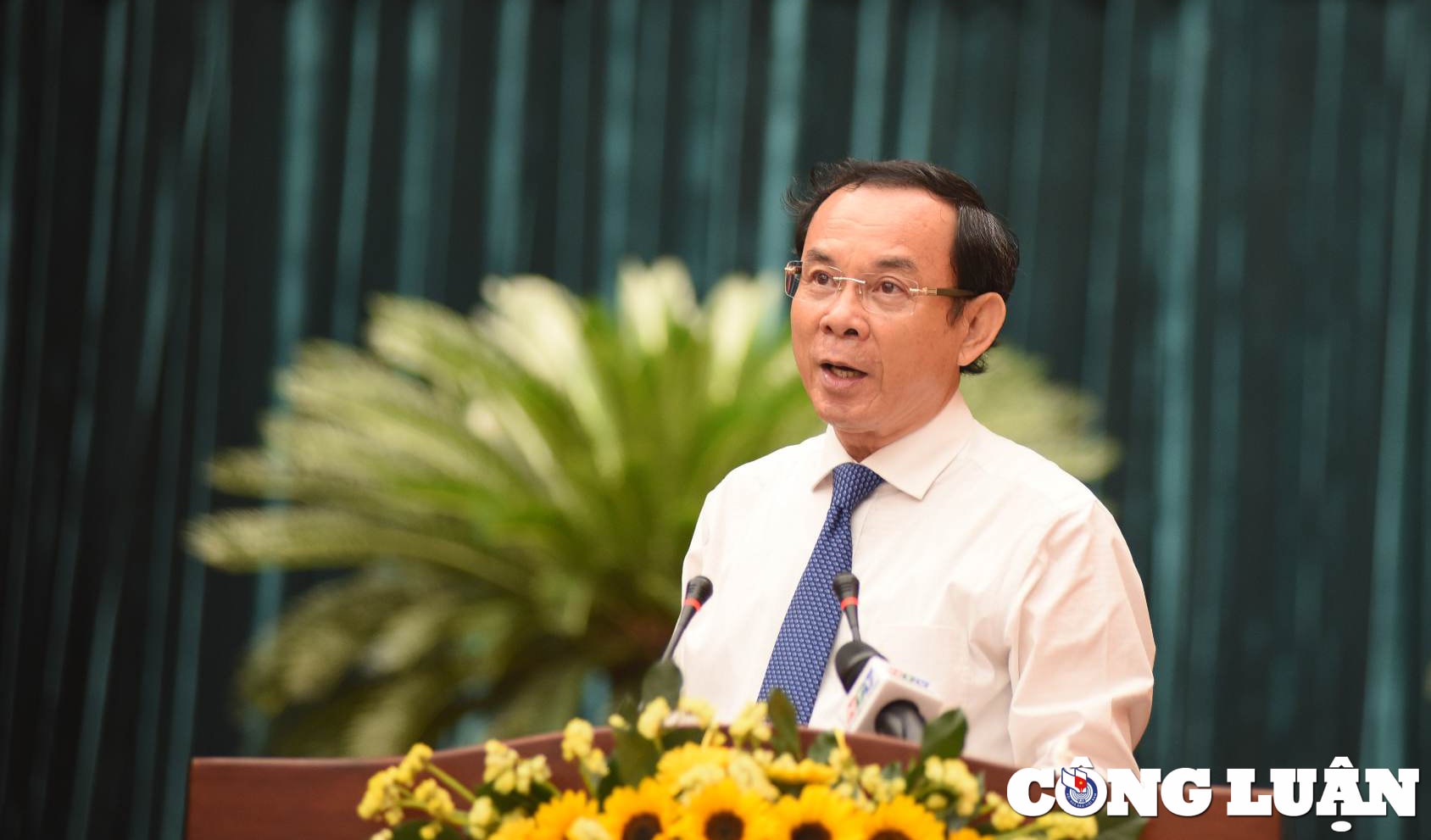 ong nguyen van nen tphcm khong chi dao van dong can bo ra khoi quy hoach hinh 1