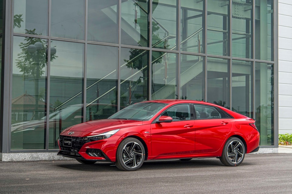 hyundai elantra ban tai viet nam gap loi lien quan day dai an toan hinh 1