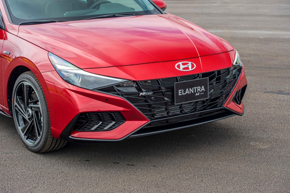 hyundai elantra ban tai viet nam gap loi lien quan day dai an toan hinh 2
