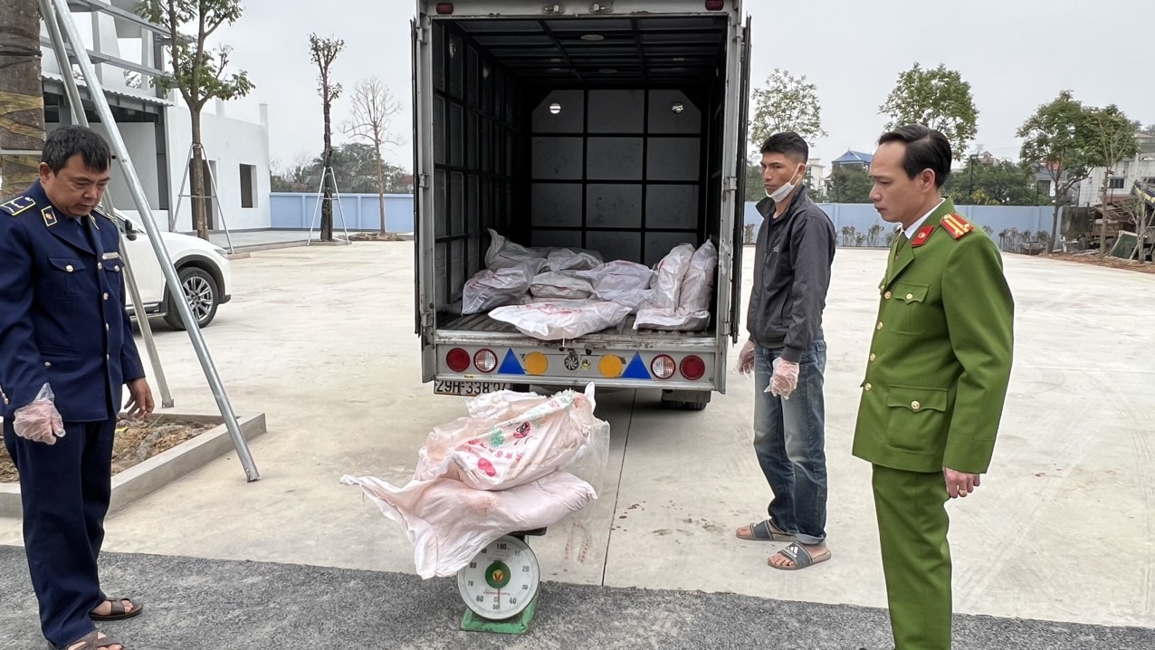 ha noi tam giu 700 kg nam lon khong ro nguon goc xuat xu hinh 1