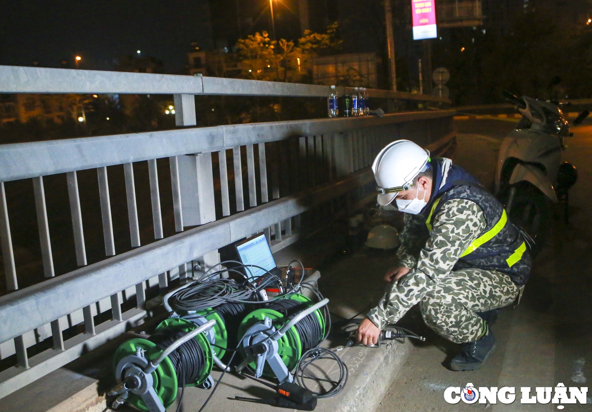 ha noi cam duong xuyen dem kiem dinh trong tai tren cau nhat tan hinh 7