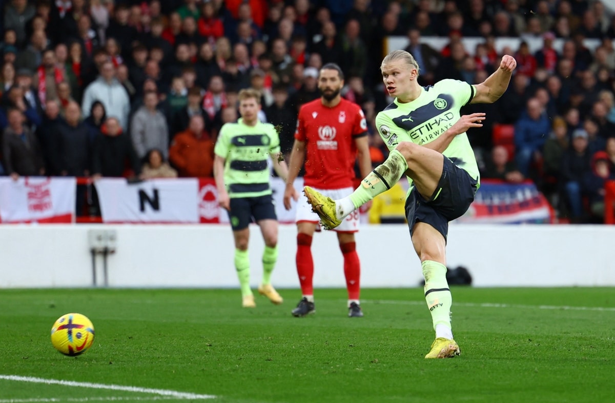 man city hoa that vong truoc nottingham forest hinh 1