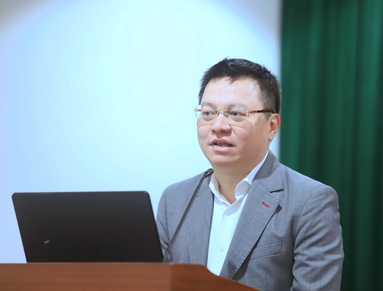 dong chi le quoc minh chia se kinh nghiem ve chuyen doi so cho can bo phong vien bao da nang hinh 1