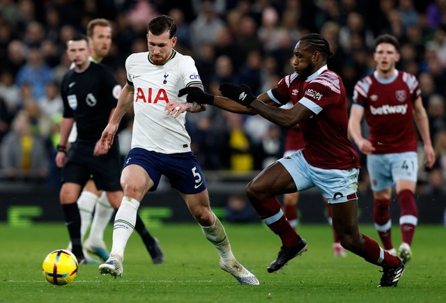 son heung min toa sang tottenham vao top 4 ngoai hang anh hinh 2
