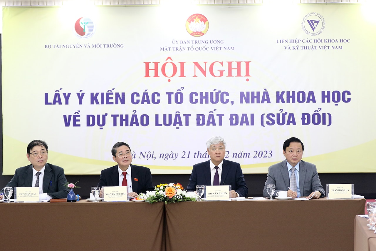giai quyet dung chinh sach phap luat ve dat dai gop phan kien tao moi truong phap ly on dinh minh bach hinh 1
