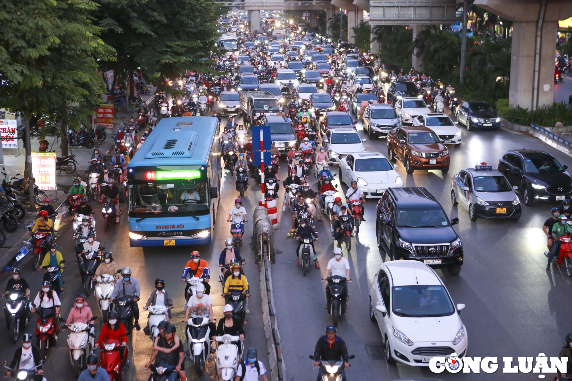 ha noi thi diem to chuc lai giao thong nut giao le trong tan  quang trung  van khe hinh 1