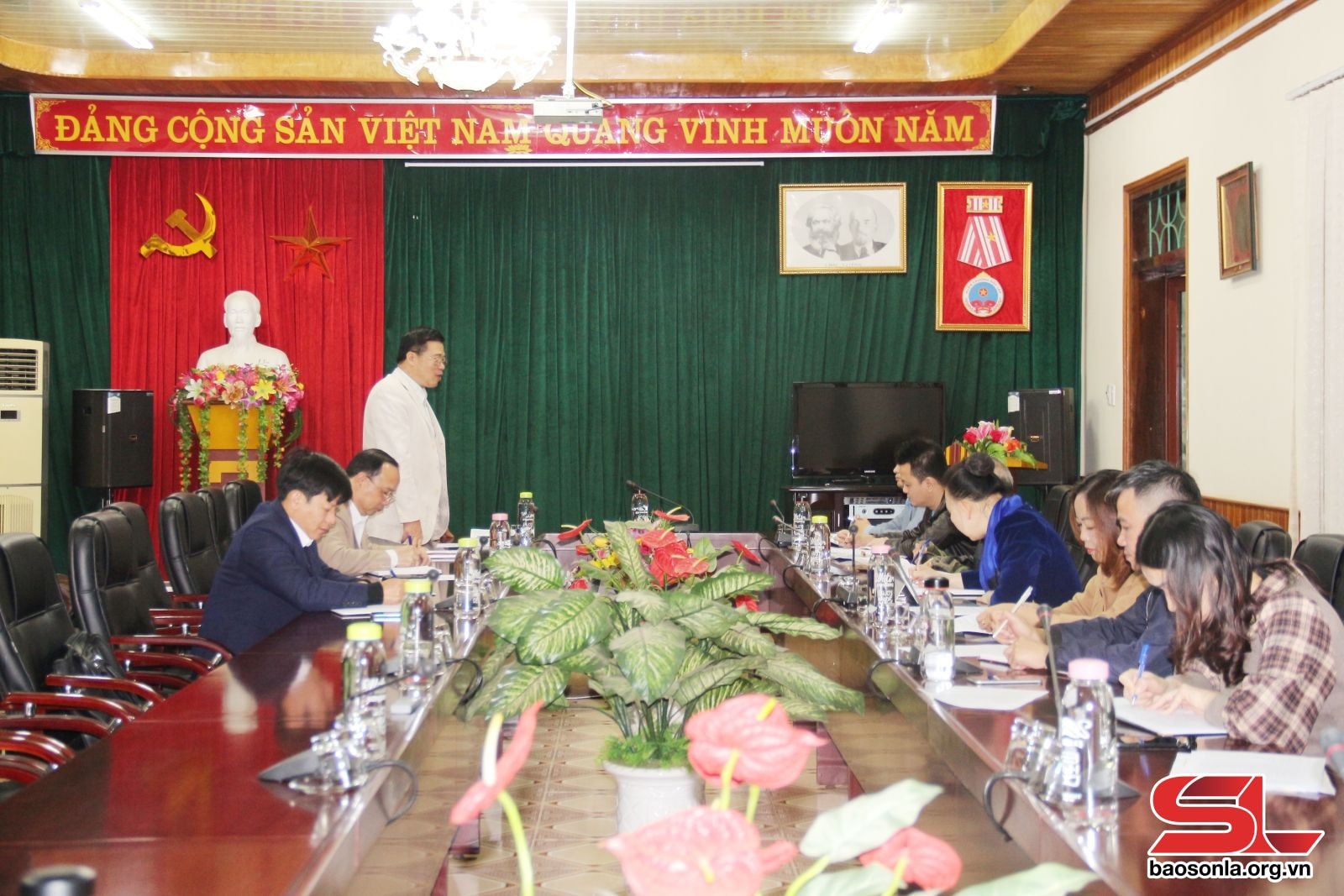 ban kiem tra trung uong hoi nha bao viet nam lam viec voi hoi nha bao tinh son la hinh 1