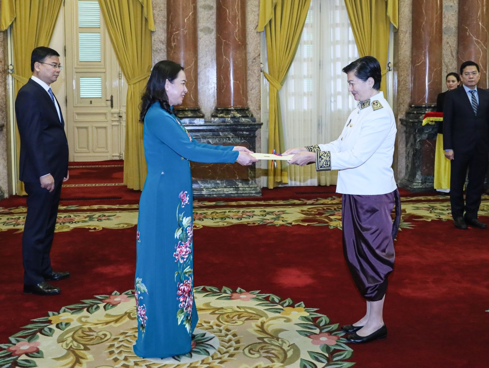 quyen chu tich nuoc vo thi anh xuan tiep dai su cac nuoc malaysia campuchia thuy si den trinh quoc thu hinh 3