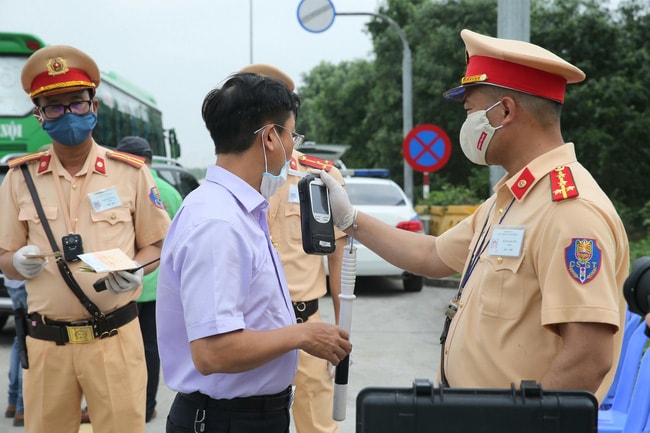 thu tuong pham minh chinh gui thu khen luc luong canh sat giao thong hinh 1