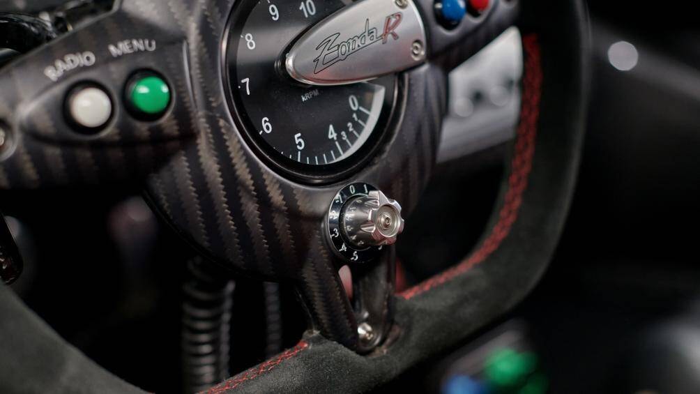 sieu xe pagani zonda r duoc ban dau gia gan 7 trieu usd hinh 15