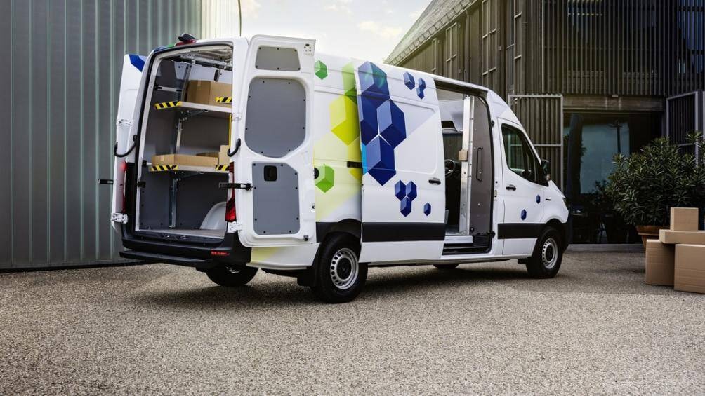 chiem nguong nha di dong mercedes benz sprinter chay dien tien nghi hinh 2