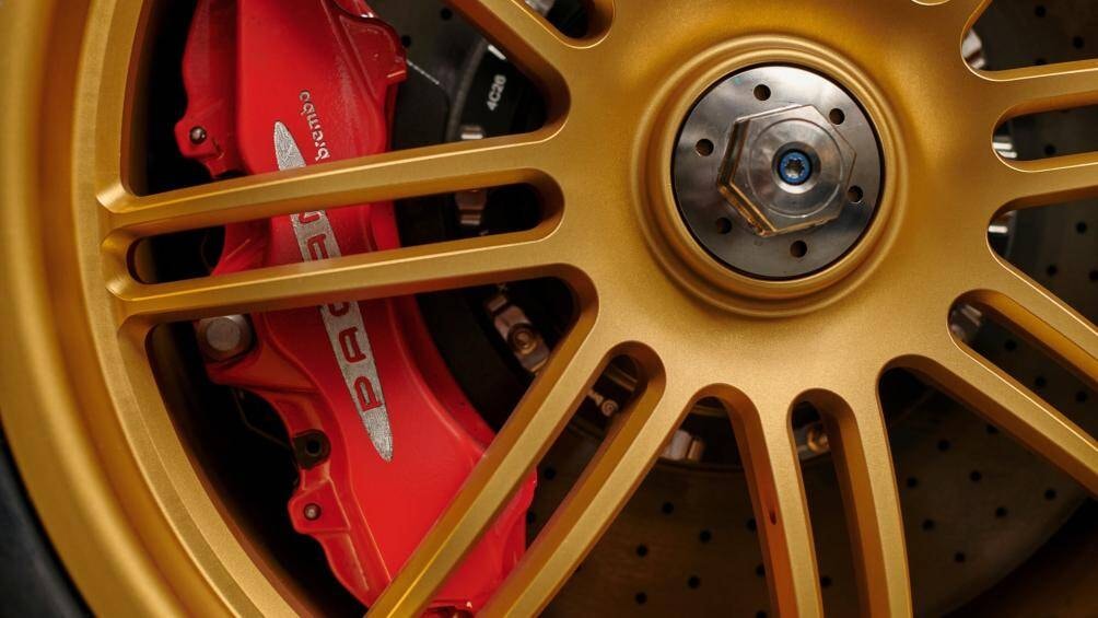 sieu xe pagani zonda r duoc ban dau gia gan 7 trieu usd hinh 7