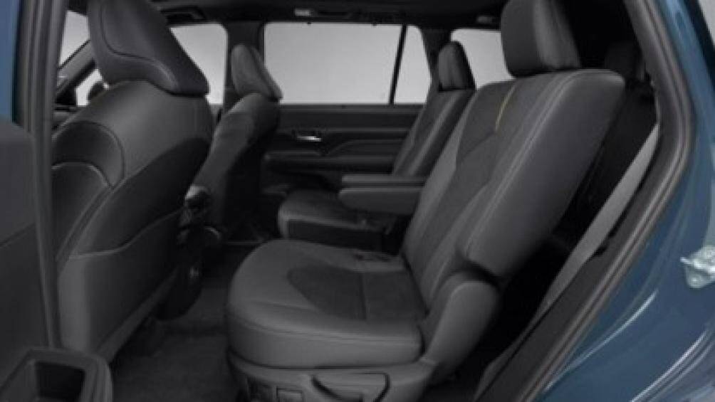 toyota grand highlander 2024 trinh lang voi thiet ke the thao hon hinh 9