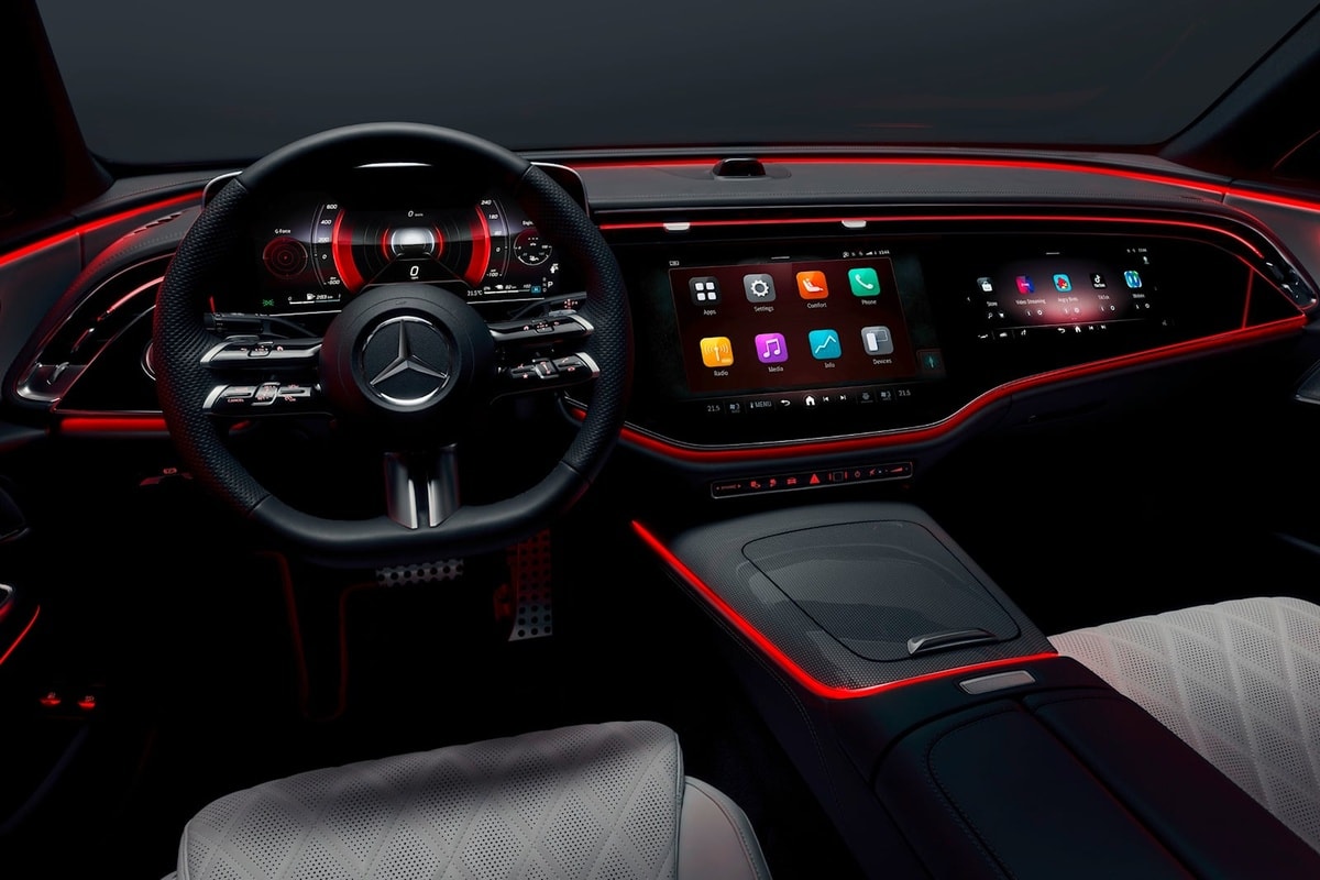 mercedes benz e class 2024 se co man hinh sieu rong cai dat san tiktok va zoom hinh 1