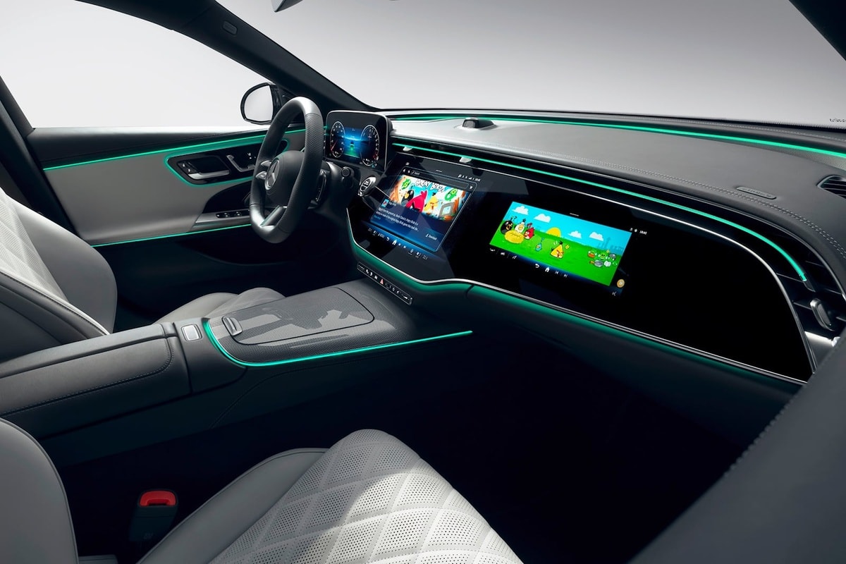 mercedes benz e class 2024 se co man hinh sieu rong cai dat san tiktok va zoom hinh 3