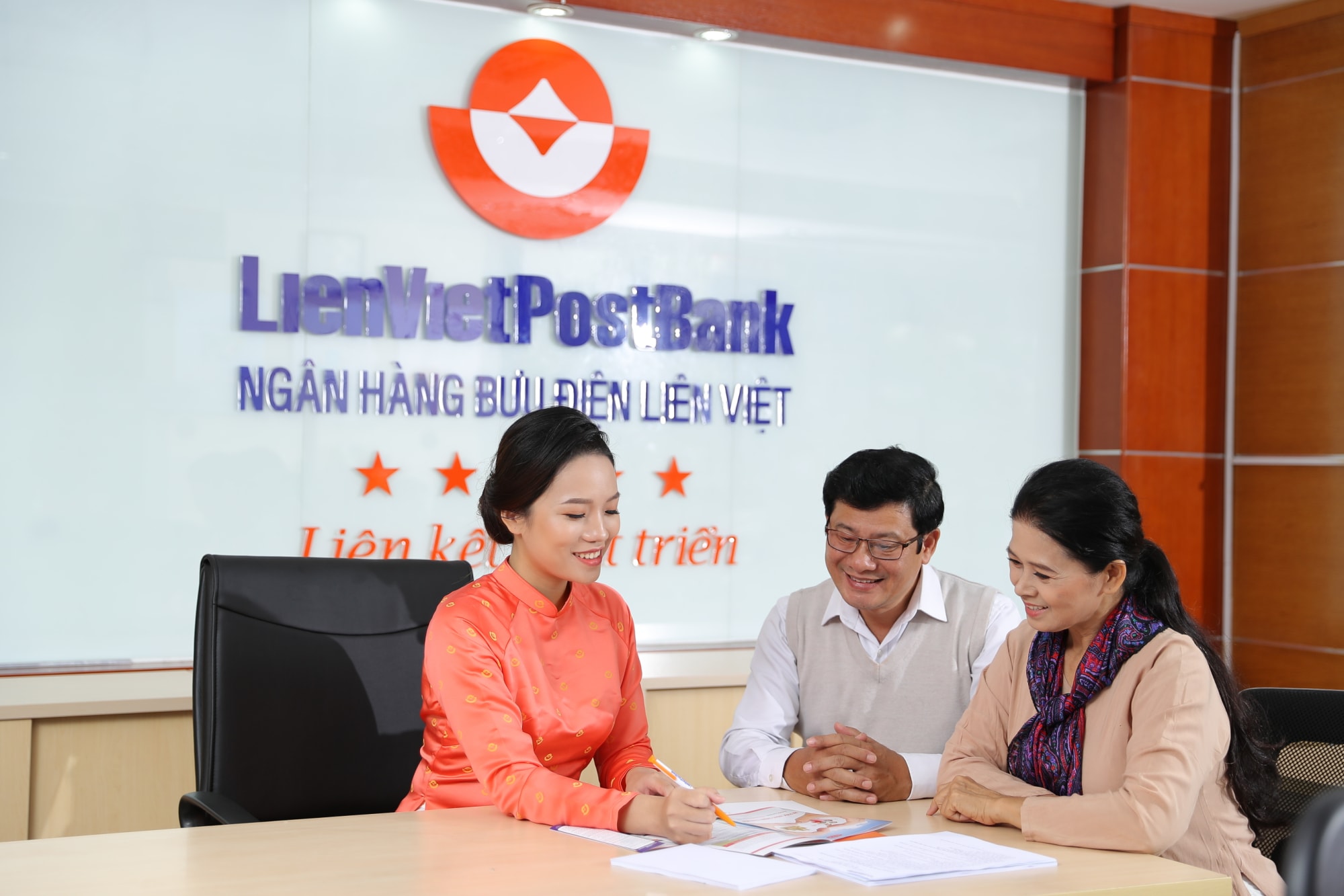 bat van tin dung cho nguoi tuoi huu hinh 1