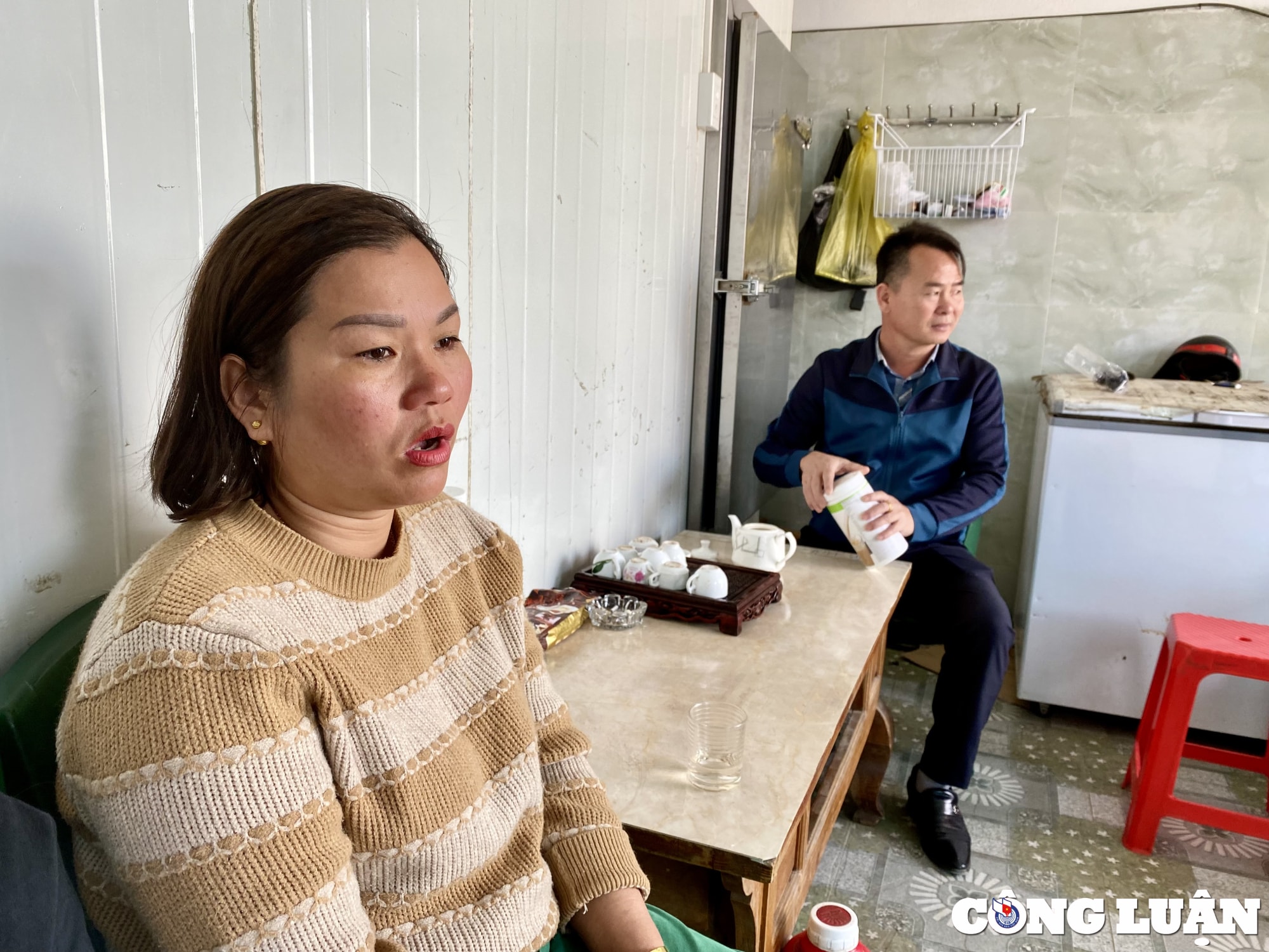 vu nu sinh bi danh hoi dong tai thanh hoa chung danh xong lay da chuom roi lai danh con toi tiep hinh 1