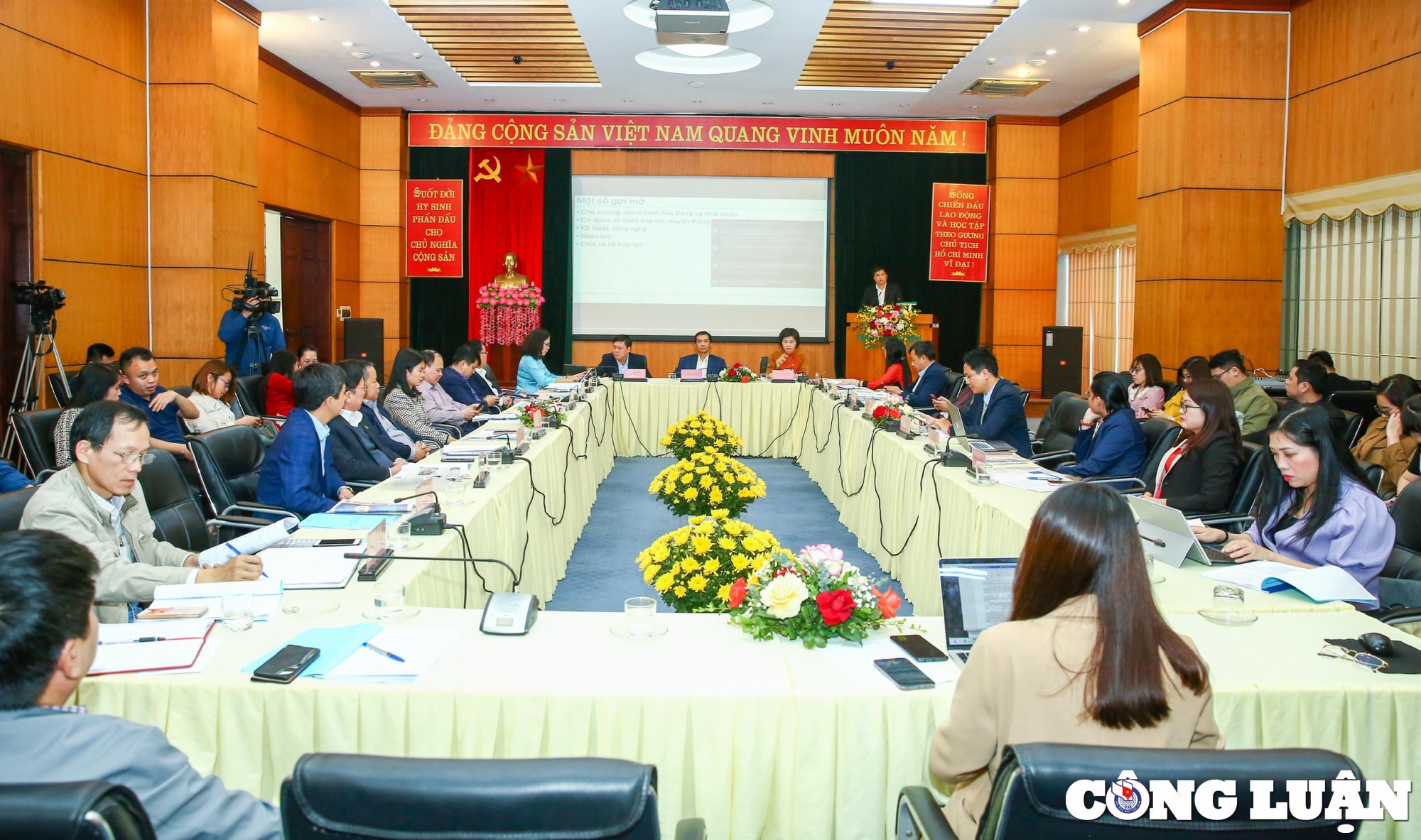 chatgpt voi hoat dong bao chi truyen thong can su dung mot cach co can nhac hinh 1