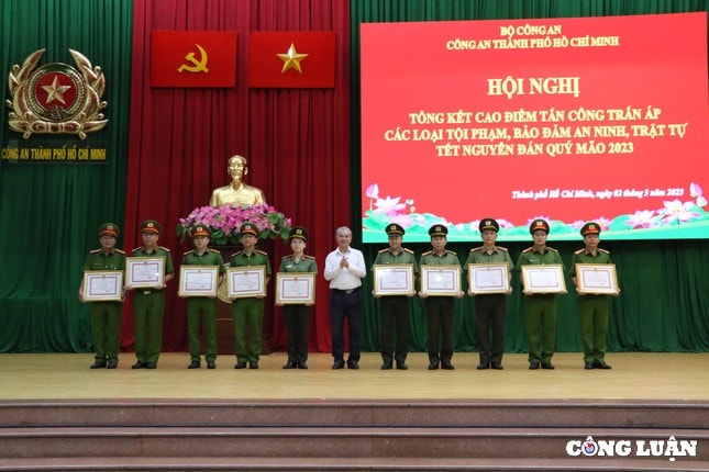 cong an tphcm da khoi to 129 bi can lien quan tieu cuc nganh dang kiem hinh 1