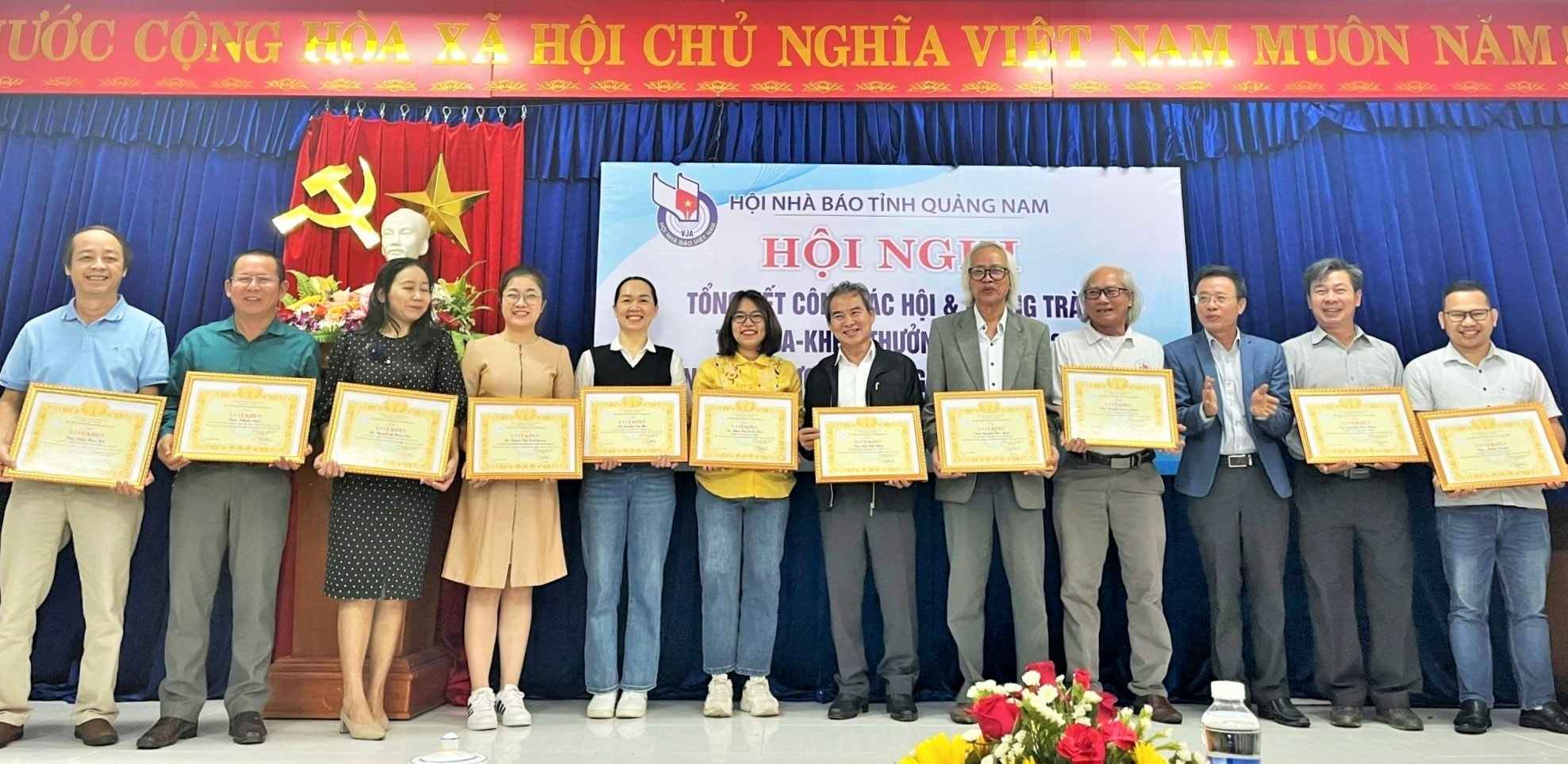 hoi nha bao tinh quang nam khen thuong nhieu hoi vien co thanh tich xuat sac hinh 1