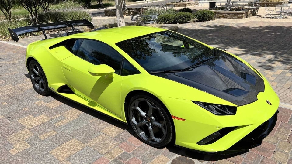 lamborghini huracan evo3 su dung canh gio hon 17 met hinh 1