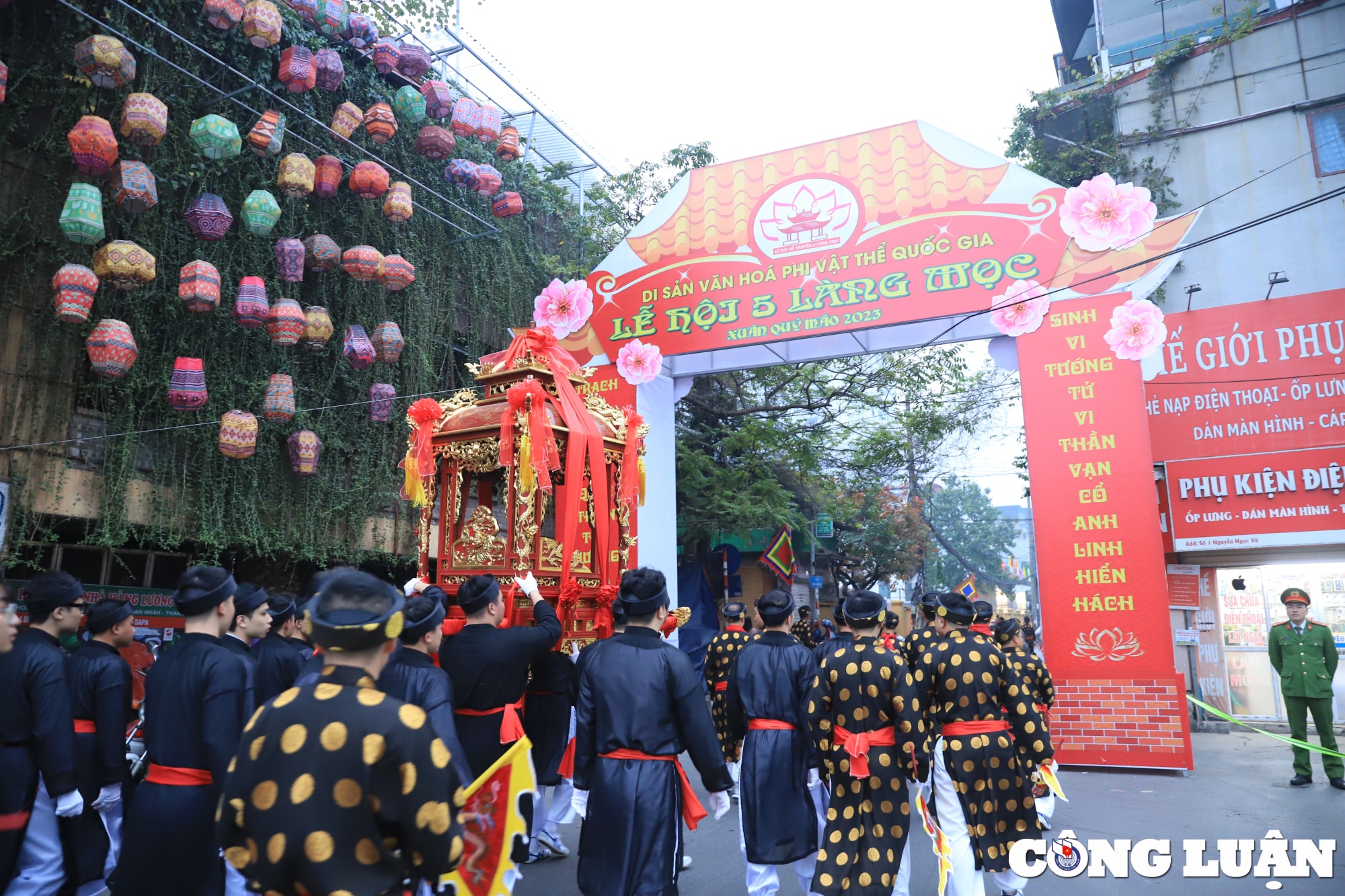 man ruoc kieu nhu thi chay trong le hoi 5 lang moc tai ha noi hinh 6