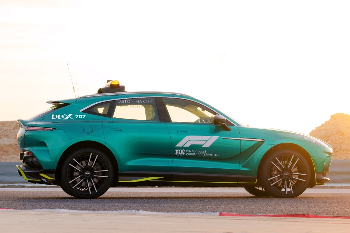 aston martin dbx707 duoc su dung lam xe y te cho giai dua f1 2023 hinh 6