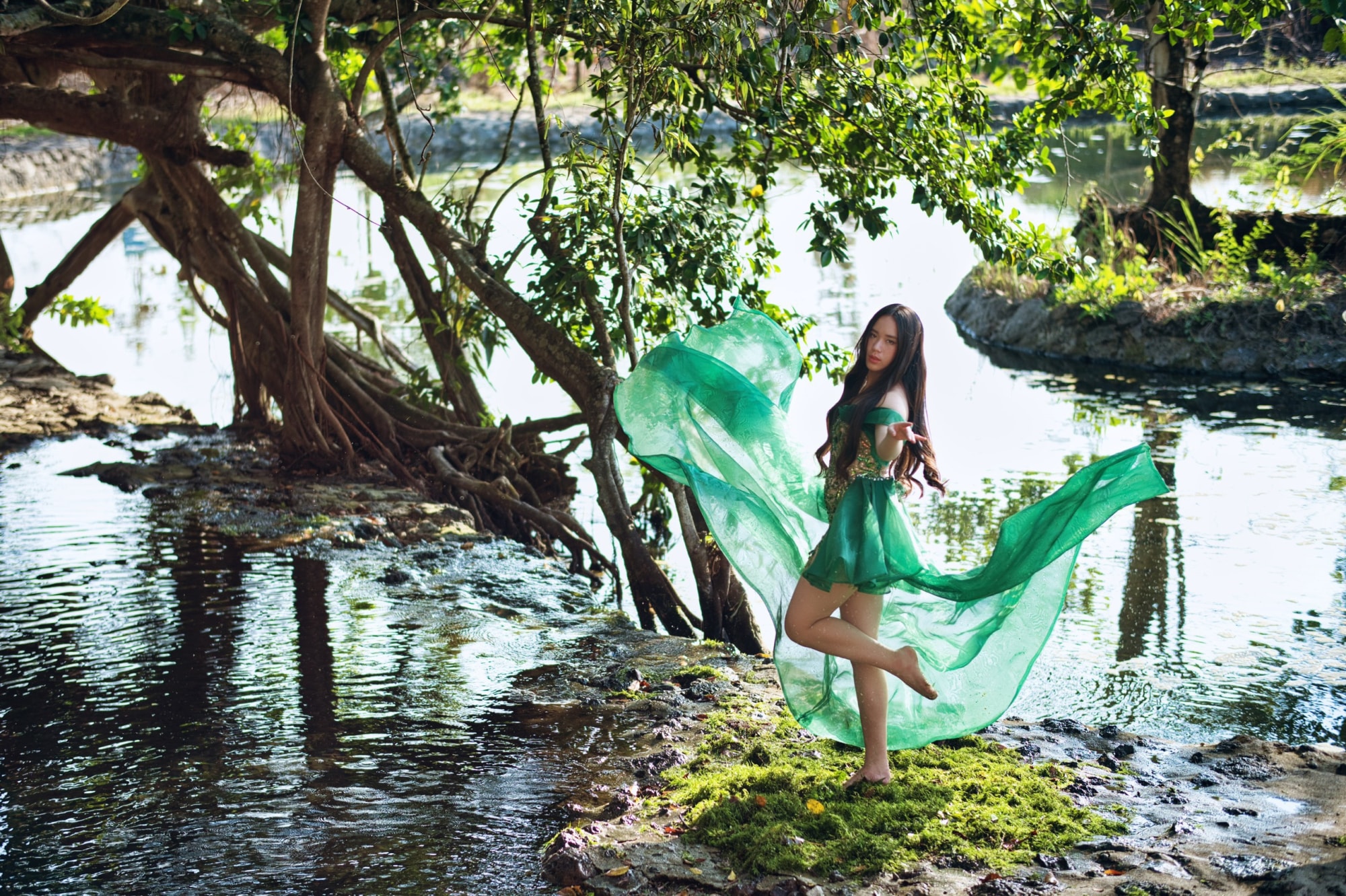 hoa hau bella vu va nhung chuyen thien nguyen truoc ngay len duong sang dubai hinh 4