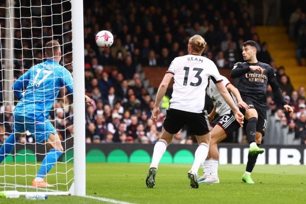 thang derby london arsenal lai bo xa man city 5 diem tren bang xep hang hinh 2