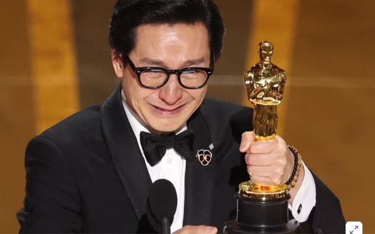 quan ke huy xuc dong khi thang giai oscar 2023 hinh 2