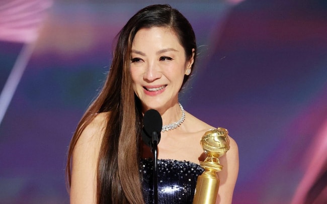 duong tu quynh nhan giai nu dien vien xuat sac tai oscar 2023 hinh 3