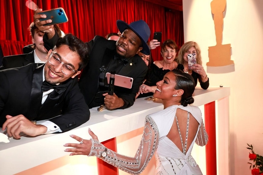 quan ke huy xuc dong khi thang giai oscar 2023 hinh 9