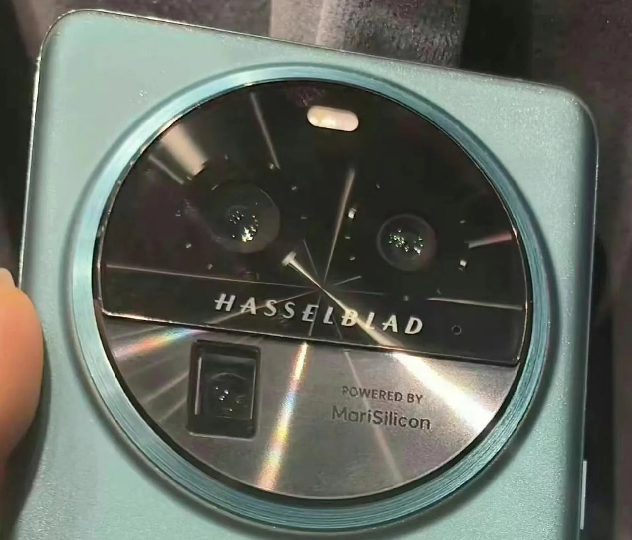 hinh anh tren tay cua oppo find x6 pro hinh 1