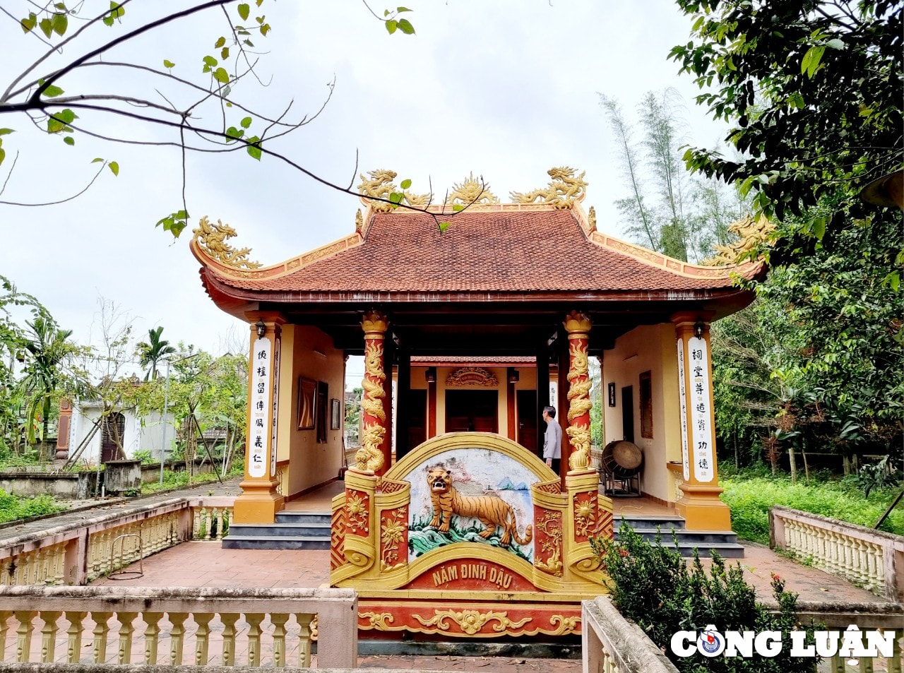 mot dao sac phong quy thoi tay son duoc luu giu tai nha tho ho phan dinh o ha tinh hinh 1