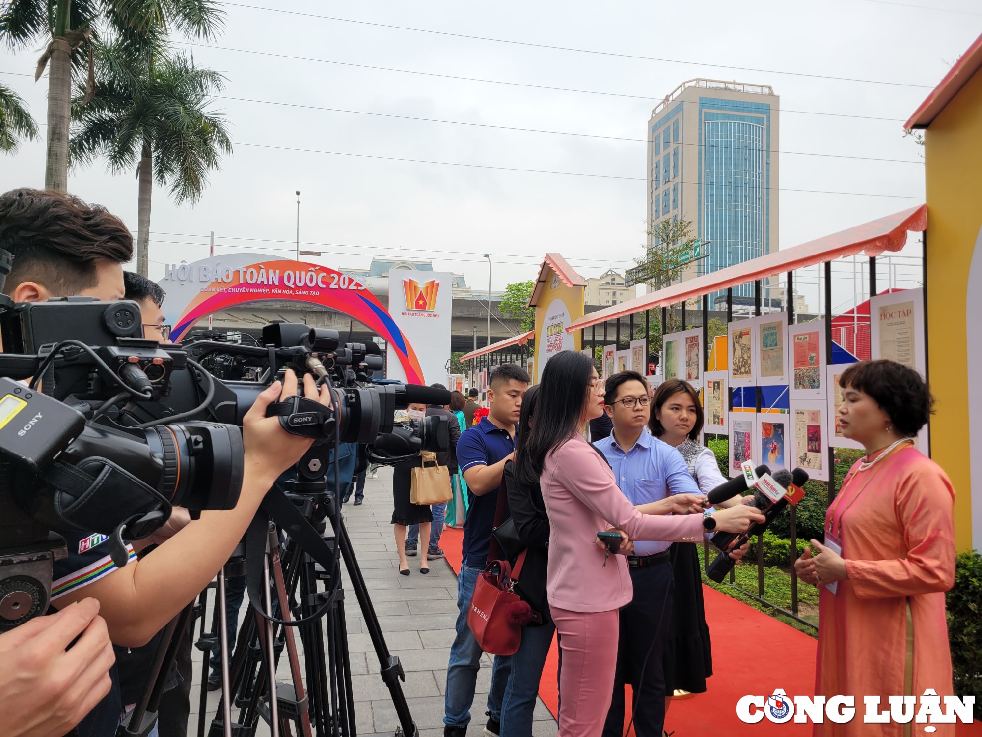 khai mac trung bay xuan xua tren bao tet 1865 2000 tai hoi bao toan quoc 2023 hinh 6