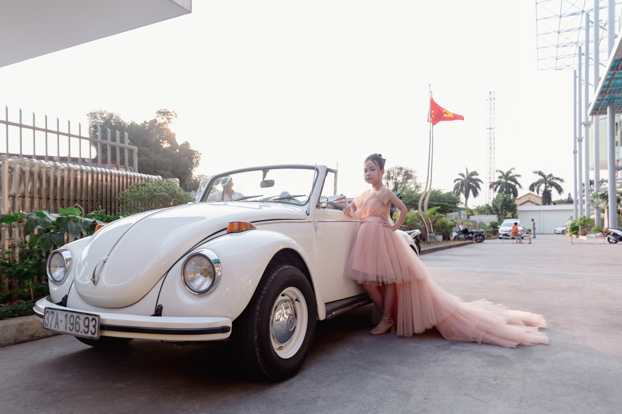 hoa hau nhi phung hieu anh hoa cong chua kieu sa trong bst bay cua ntk kelvin pham hinh 3