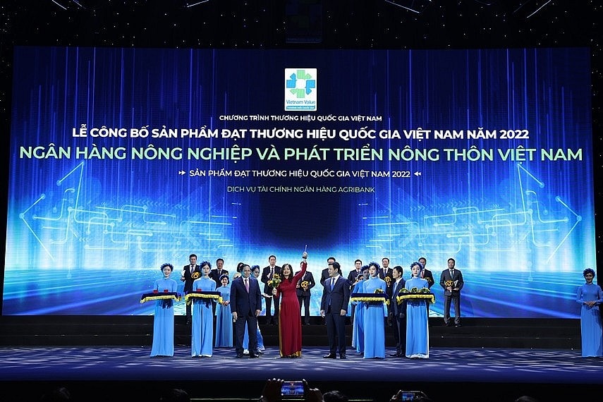 agribank khong ngung lon manh khang dinh thuong hieu bang nhung giai thuong uy tin hinh 1