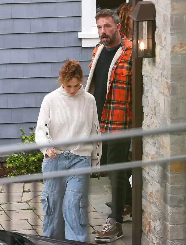 vo chong jennifer lopez va ben affleck luc duc vi chuyen mua nha hinh 1