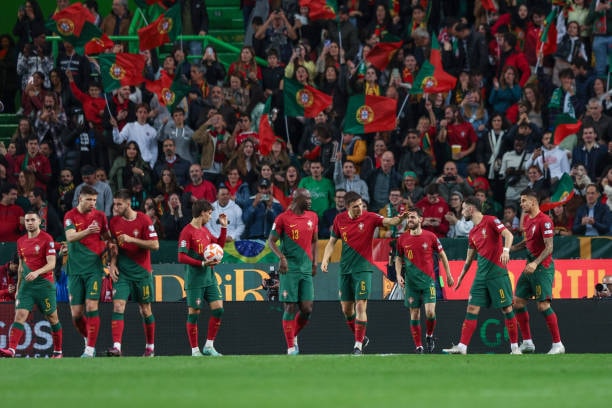 ronaldo lap cot moc vo tien khoang hau trong lich su bong da the gioi hinh 2