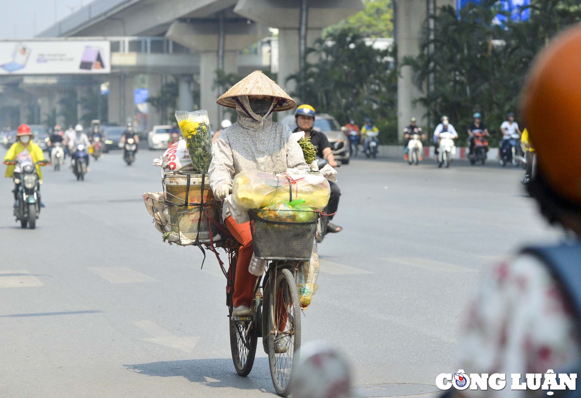 nang nong gay gat nguoi dan thu do kin mit ra duong hinh 9